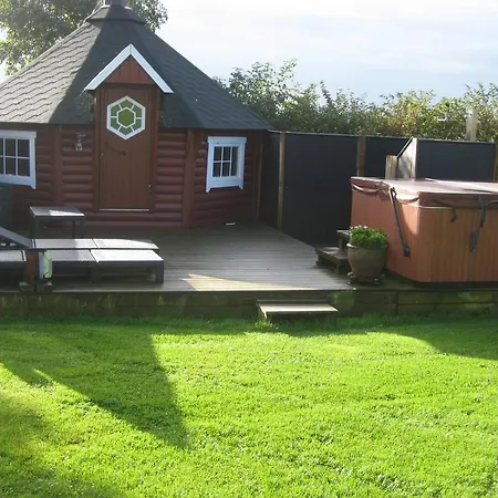 Semesterbostad Mersted House *