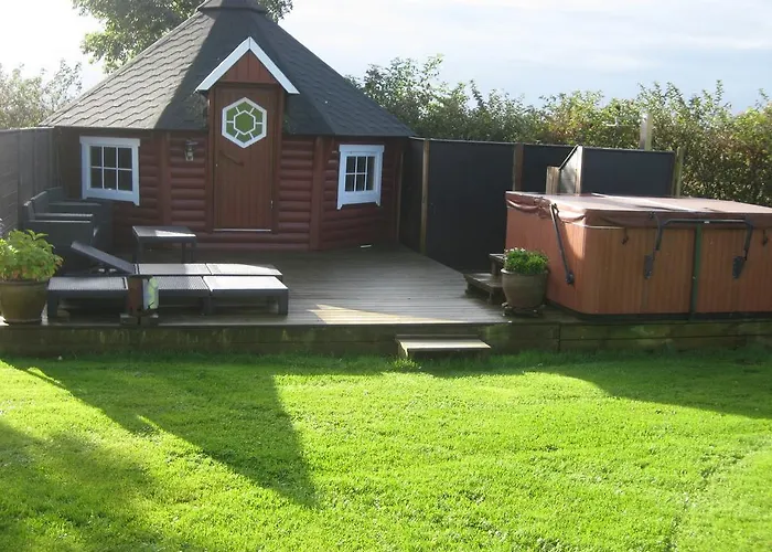 Дом отдыха Mersted House *