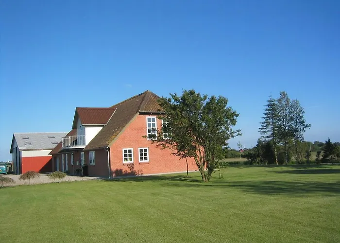 Дом отдыха Mersted House Тённер