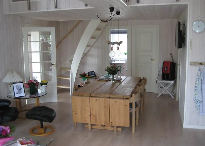 Mersted House Тённер