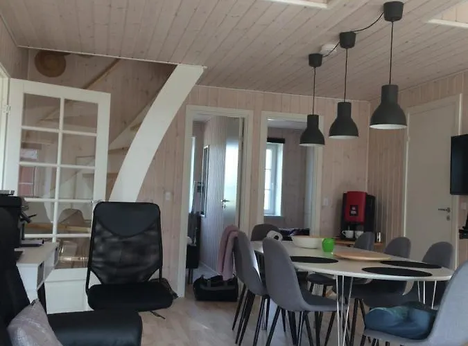 Mersted House Тённер